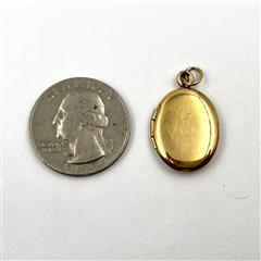 14k Yellow Gold Vintage Classic Engraved Oval Locket Pendant